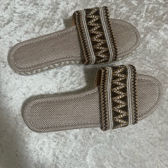 Tan, Brown, and Golden Platform Sandals Size 9.5 - Picture 1 of 4